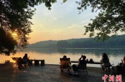 晋江“移动卧室”重塑旅行方式 “Z世代”爱上车轮上的家